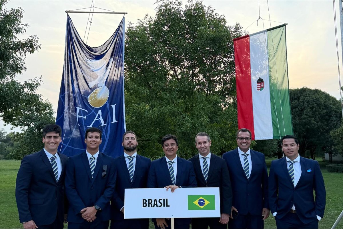 Pilotos da Rambo Aviação Agrícola representam o Brasil em campeonato mundial de acrobacias aéreas na Hungria